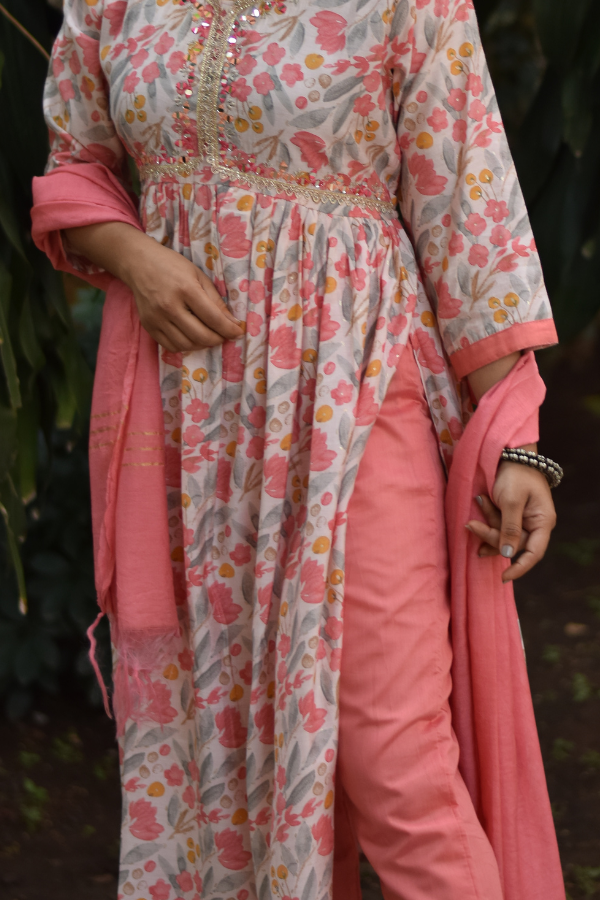 Floral printed kurta set | plain dupatta | buy online kurta set
