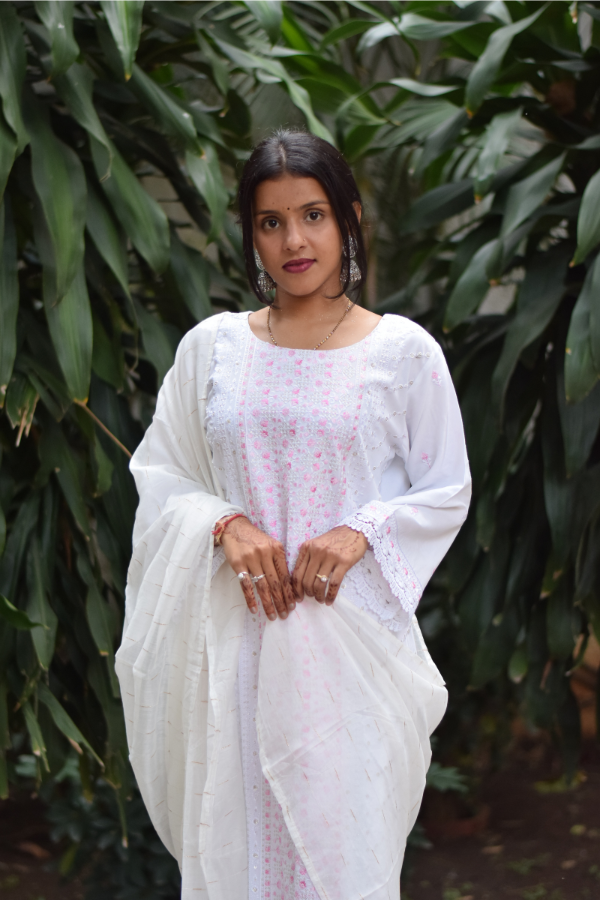 White kurta set with dupatta | kurta set online | buy online kurta set with dupatta